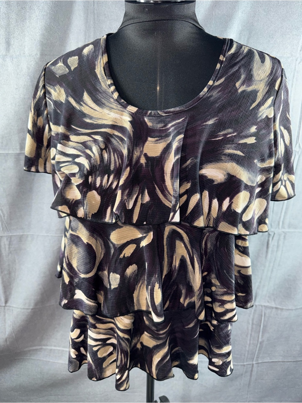 2812-NorthStyle Tiered Ruffle Scoop Neck Top in Black and Cream Swirl